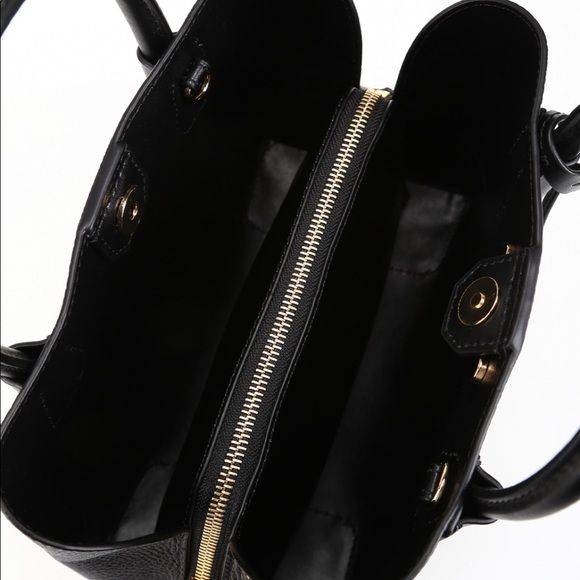 📌SOLD MICHAEL KORS Black Satchel - Picture 4 of 15